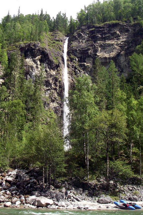 Приток-водопад за Моткиными Щёками