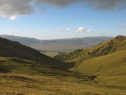 Вид с перевала Кызылаус на плато Ассы
