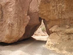 Тоннель в каньоне