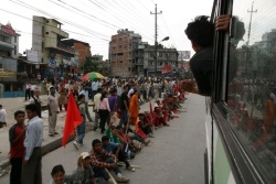 Революция! Маоисты Непала пытаются свергуть премьер-министра.