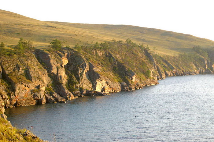 Типичный байкальский берег